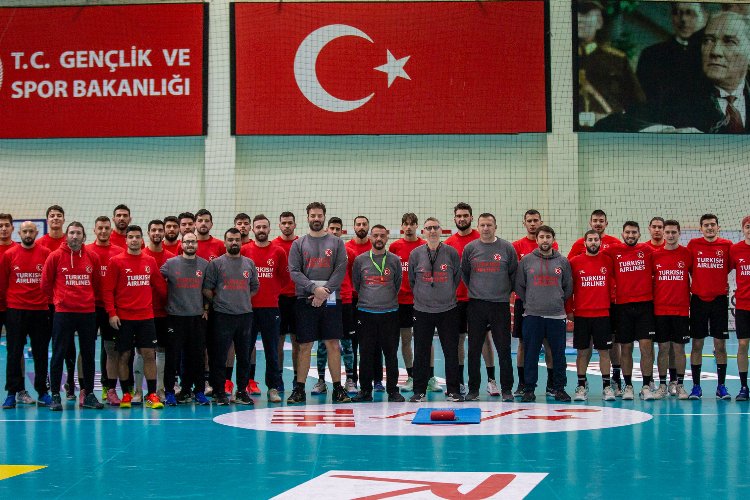 A Milli Erkek Hentbol Takımı, hazırlıklarını sürdürüyor -