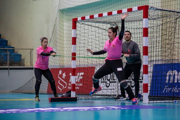 A Milli Kadın Hentbol Takımı medya ile buluştu -
