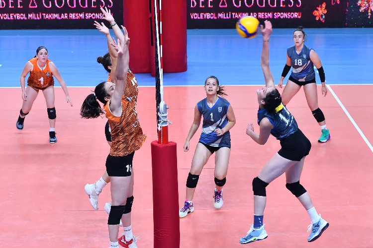 ABB'li Kadın Voleybol Takımı galibiyetle başladı -