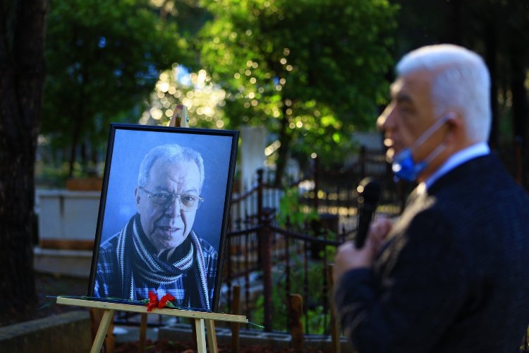 Şadan Hoca mezarı başında anıldı -