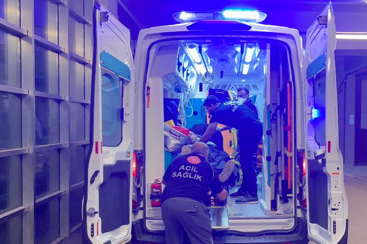 Adıyaman'da araç köprüden aşağı uçtu! -