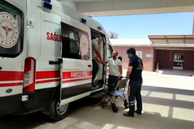 Adıyaman'da kontrolden çıkan araç şarampole yuvarlandı -