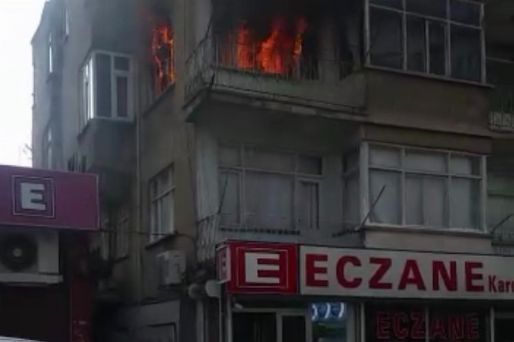 Adıyaman'da metruk binada yangın -