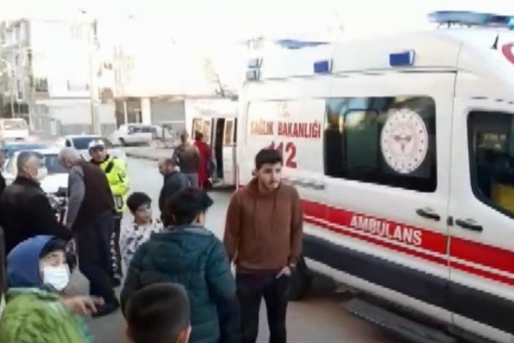 Adıyaman'da minibüs çocuğa çarptı! -