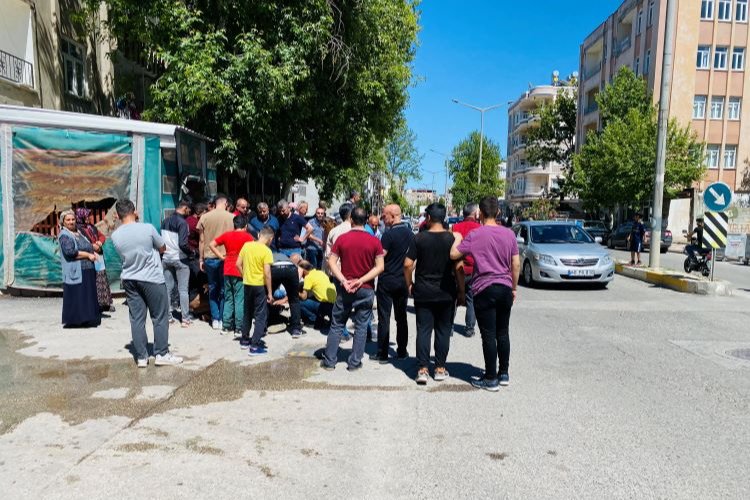 Adıyaman'da otomobil ve motosiklet çarpıştı -