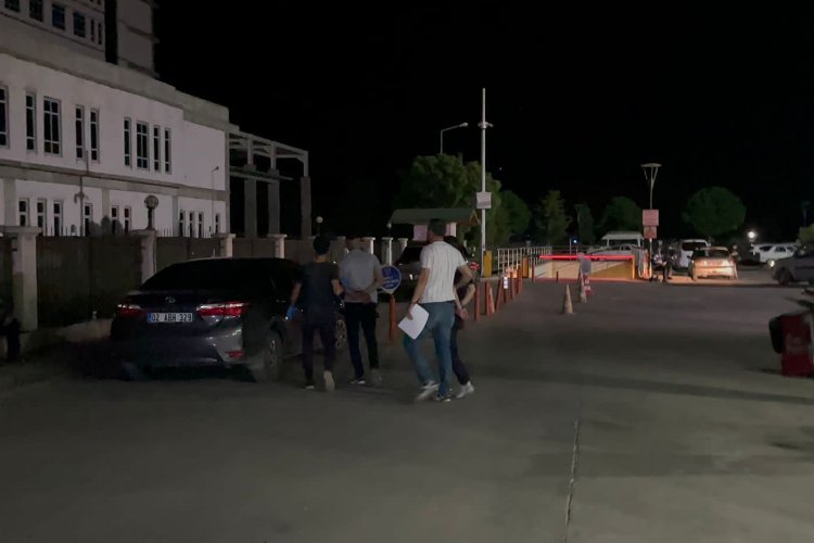 Adıyaman’da şüpheli araca uyuşturucu baskını -