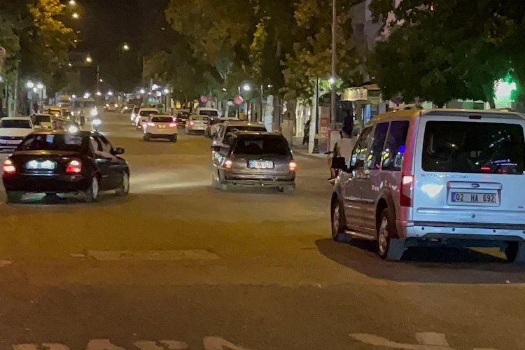 Adıyaman'da Suriye uyruklu düğün konvoyu uzaklaştırıldı -