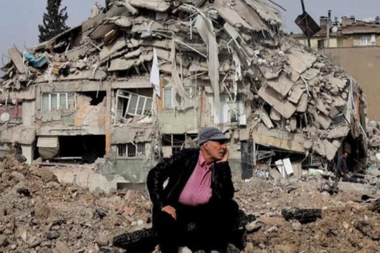 AFAD görevlisi 'çocuğum uyuyor' diyen depremzedeyi azarladı -