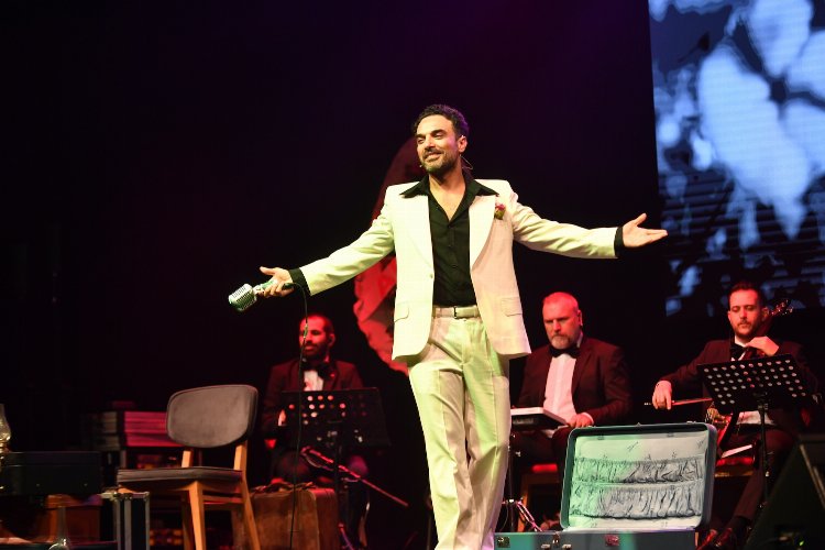 Afara-Bir Arabesk Müzikali'nden arabesk ziyafeti -