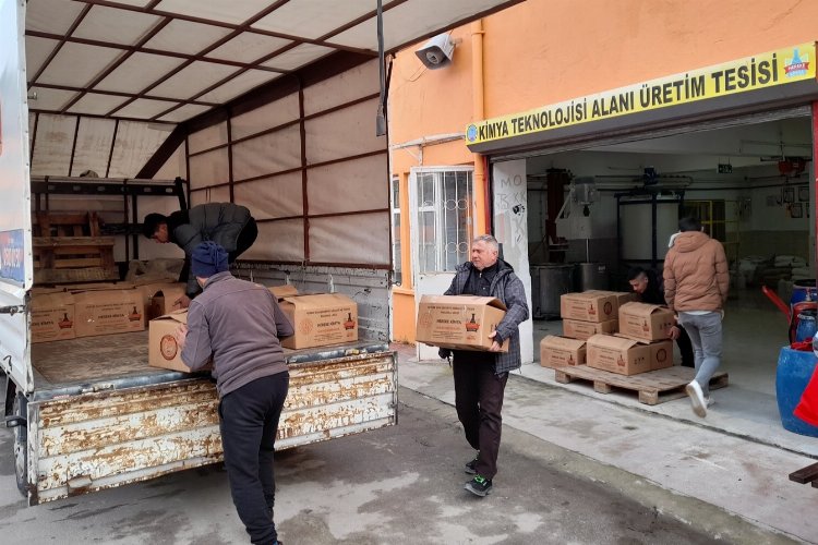Afet bölgesine dezenfektan ürettiler -