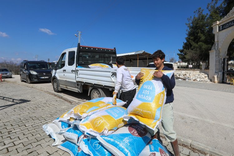Afetzede besicilere Gaziantep'ten yem desteği -
