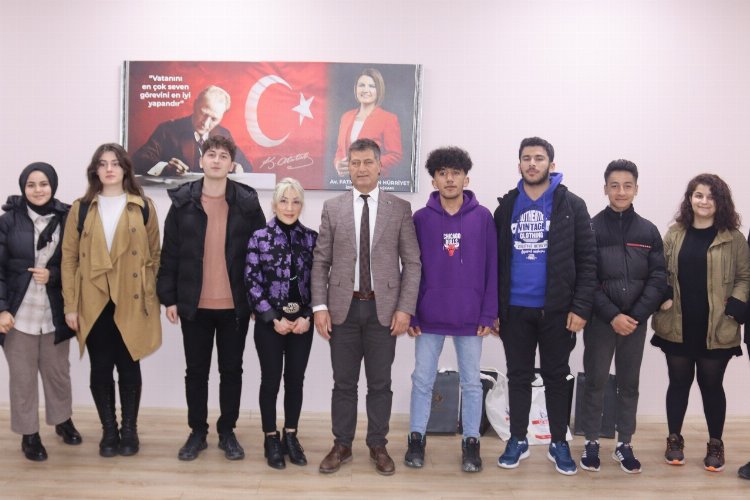 Afetzede öğrencilere sınava hazırlık kitabı İzmit'ten -