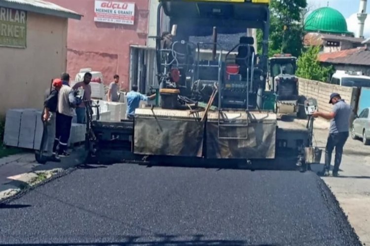 Ağrı'da asfalt çalışmaları tam gaz -