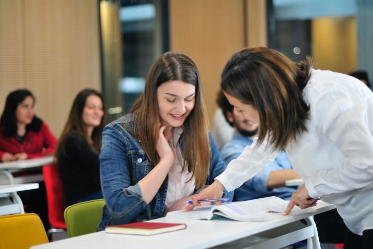 AGÜ'den depremzedeler için burs atağı -