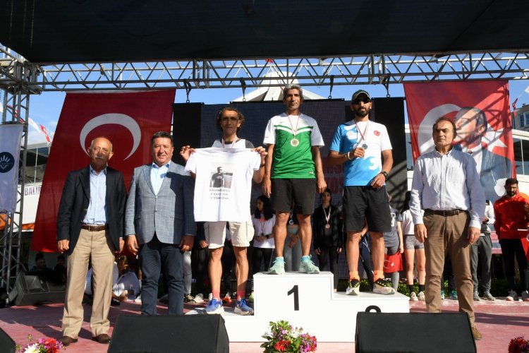 Ahmet Bayram İzmir'de de zirvede -