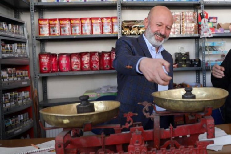Ahmet Çolakbayrakdar'a esnaf övgüsü -