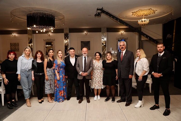 Ahmet Çolakbayrakdar berber ve kuaförlerle buluştu -
