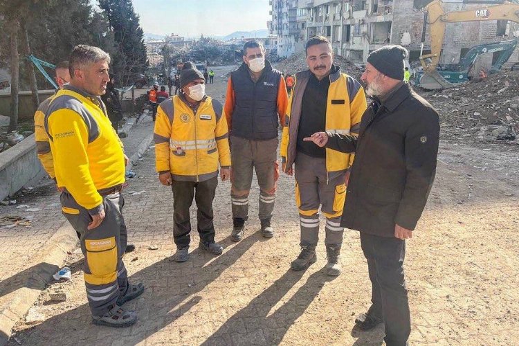 Ahmet Çolakbayrakdar'dan 'deprem' mesaisi -