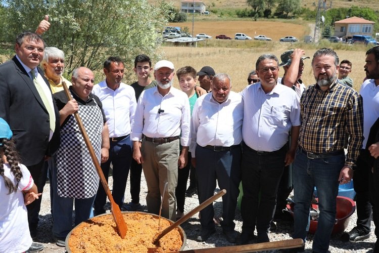 Ahmet Çolakbayrakdar Pilav Şenliği'ne katıldı -