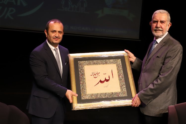 Aile Mektebi Sohbetleri’nin konuğu mutasavvıf yazar İnançer oldu -