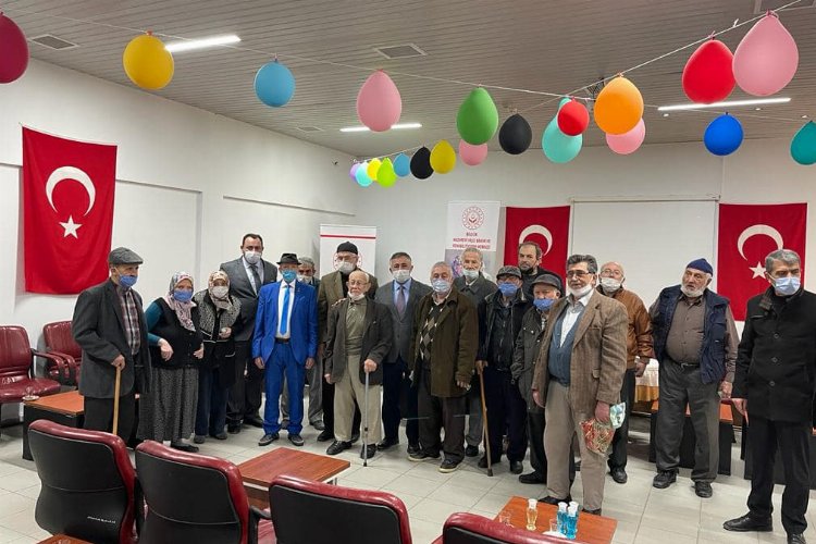 AK Parti Bilecik İl Başkanı Yıldırım Huzurevi Yaşlı Bakım ve Rehabilitasyon Merkezini ziyaret etti -
