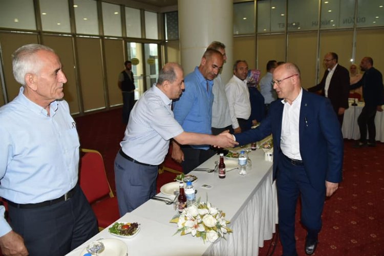 AK Parti Bursa'da 'mahalle başkanları' ile buluştu -