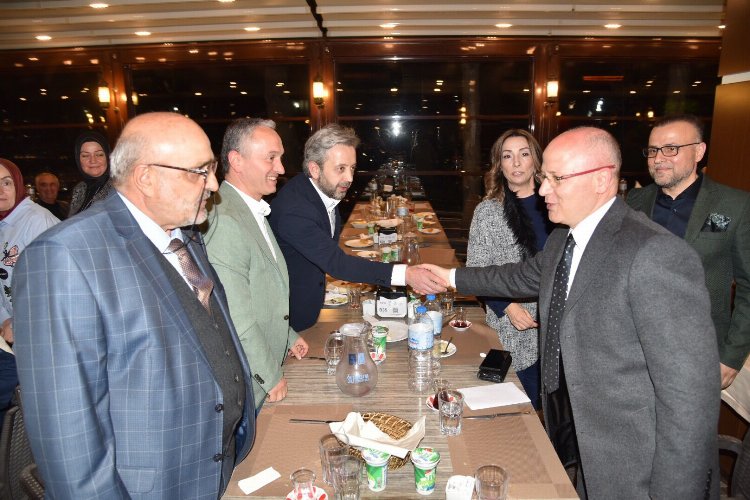 AK Parti Bursa Nilüfer İlçe teşkilatı iftar düzenledi -
