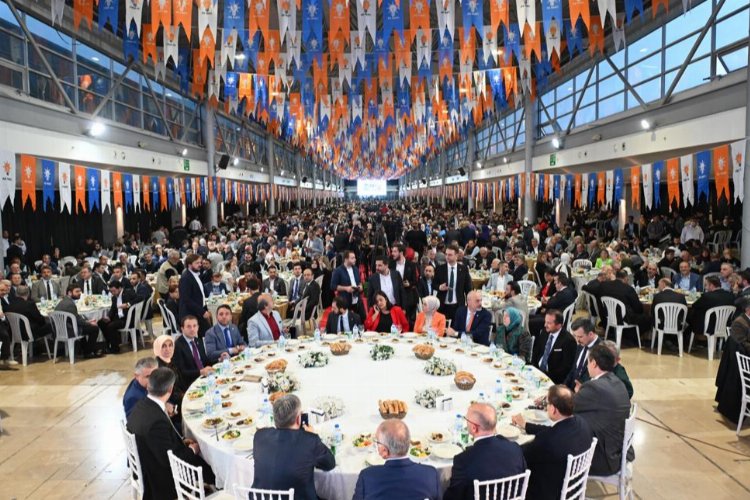 AK Parti'den 81 ilde eş zamanlı iftar -