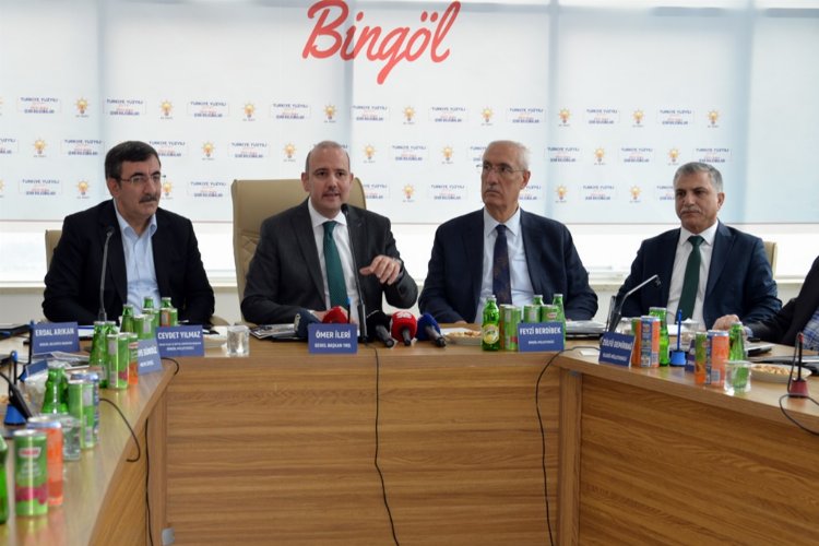 AK Parti Genel Başkan Yardımcısı Ömer İleri, Bingöl'de teşkilatıyla buluştu -