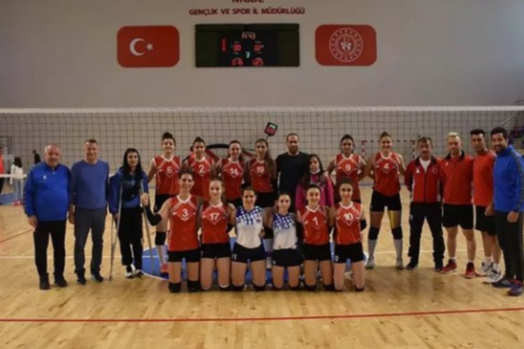 Ak Parti Gençlik Kolları tarafından düzenlenen Futsal Turnuvası başladı -