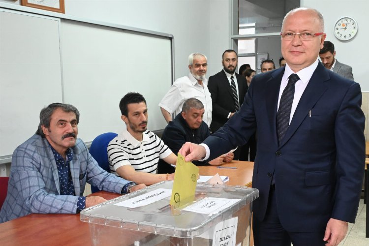 AK Parti İl Başkanı Davut Gürkan oyunu kullandı -