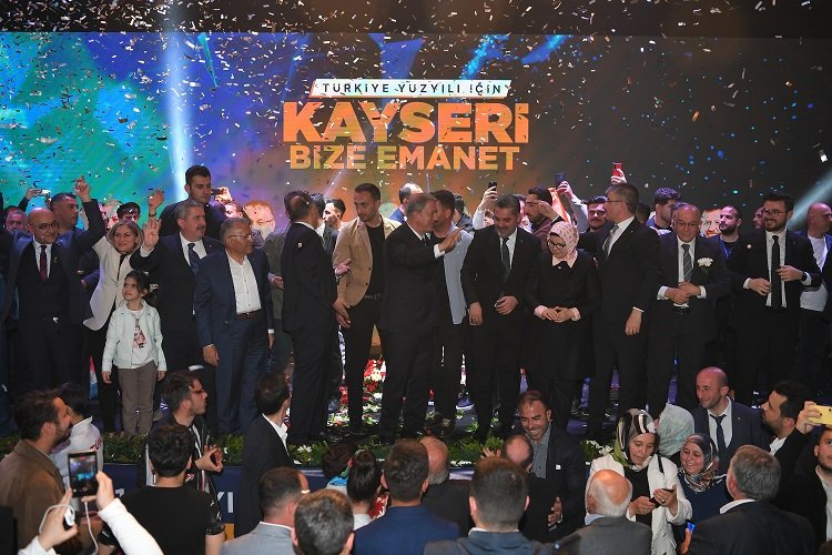 AK Parti Kayseri vekil adayları iftarda buluştu -