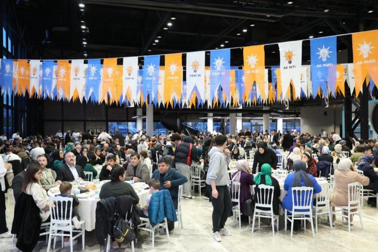 AK Parti Kocaeli, 3 bin kişilik iftarla Ramazan'ı noktaladı -