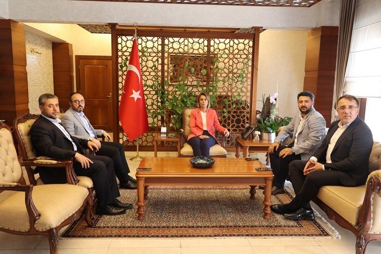 AK Parti Nevşehir'den Vali Becel'e veda -