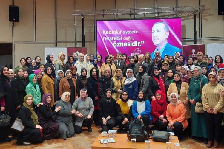 AK Parti'nin 'Siyaset Akademisi Kadın' programı Bursa'da sürüyor -