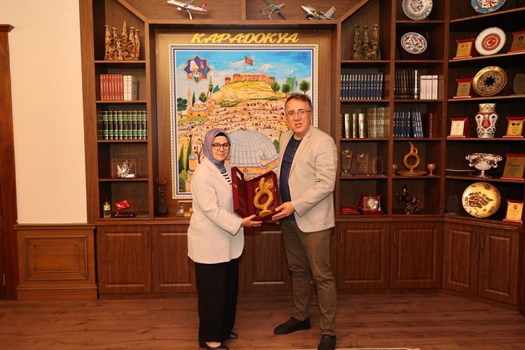 AK Parti vekilinden Mehmet Savran'a ziyaret -