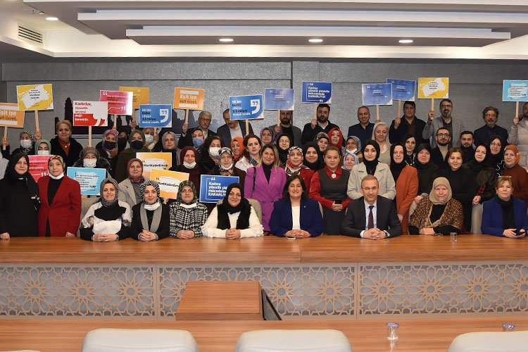 AK Partili kadınlardan eş zamanlı 8 Mart açıklaması -