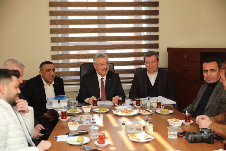 AK Partili Nasır' dan Bergama’da basın toplantısı -