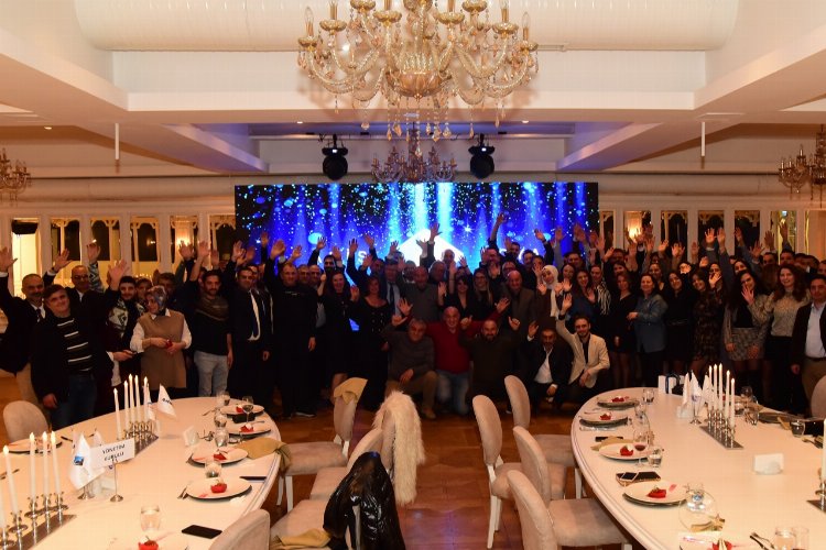 Akiş Boya'nın gurur gecesi -