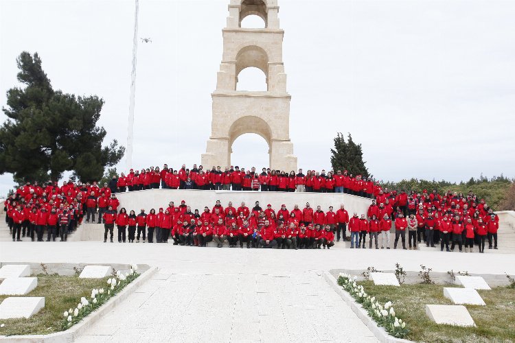 AKUT gönüllüleri Çanakkale şehitleri için yürüdü -