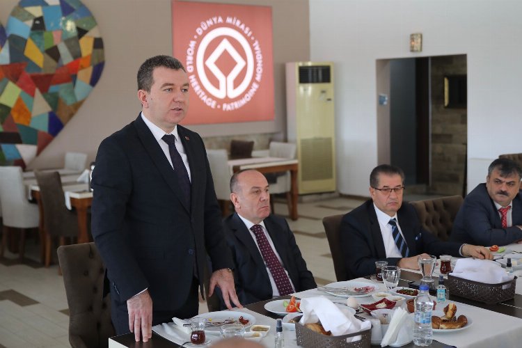 Alevi vatandaşlar için Bergama’da geniş katılımlı toplantı -