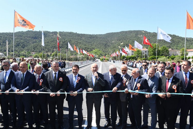 Amasya'da iki yakayı buluşturan köprü açıldı -