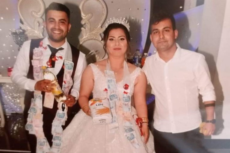 Çanakkale'de düğünde damada yağ, geline un takıldı -