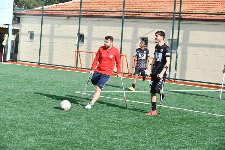 Ankara'da ampute futbola tam destek -