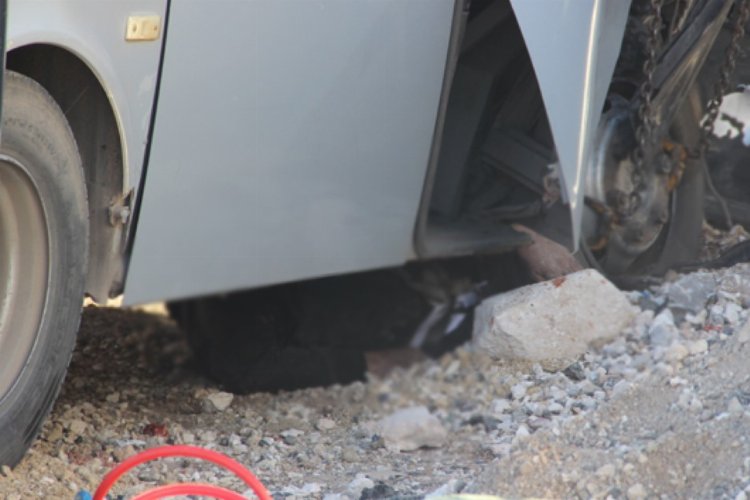 Şanlıurfa'da halk otobüsüyle AFAD aracı çarpıştı -