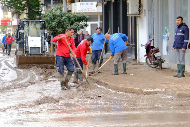 Antalya’da afetin izleri siliniyor -