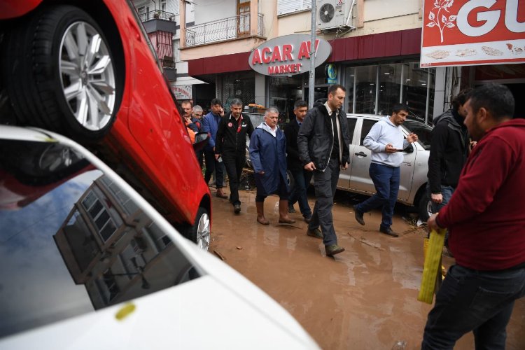 Antalya'da sel felaketinin temizlik ve tespitleri sürüyor -