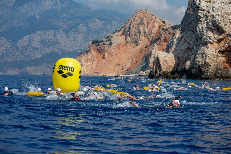 Antalya Kemer'de yüzme şampiyonları belli oldu -