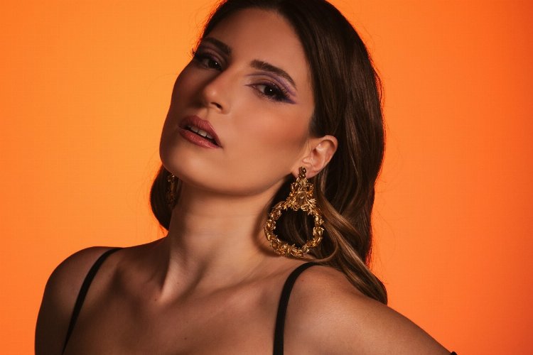 Aslı Özer'den ilk 'solo' -