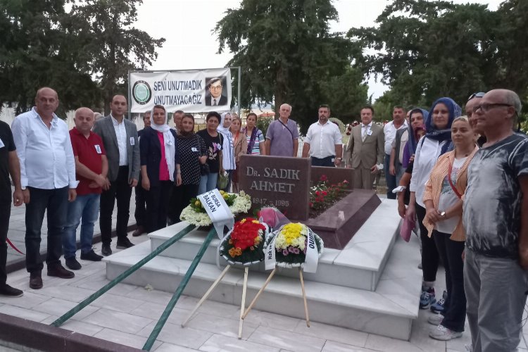 Ata topraklarının sembol ismi Dr. Sadık Ahmet’i dualarla anıldı -